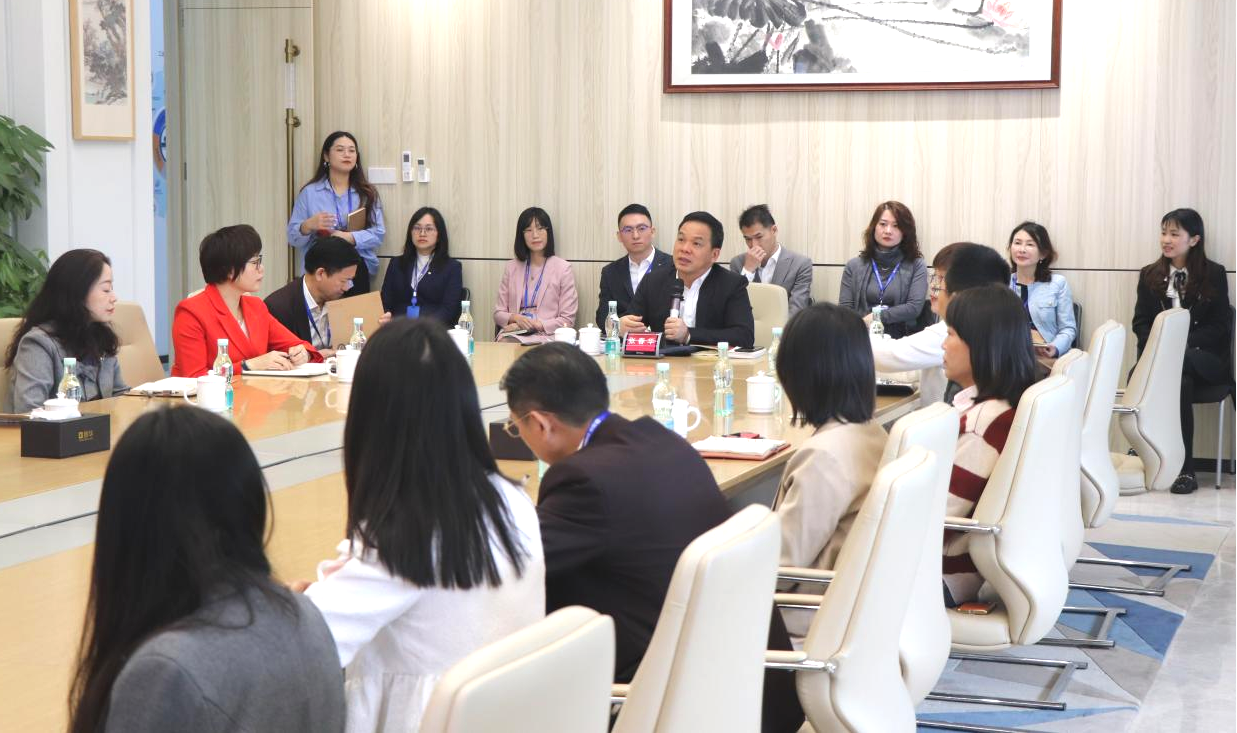 与党同心 · 迈向新征程 | 朗华集团召开2023年天下两会精神专题宣讲运动 - 朗华要闻 - 深圳市朗华供应链效劳有限公司