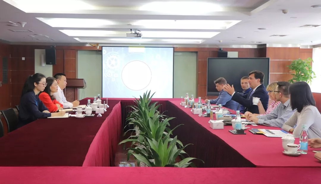 德国于尔岑职业教育学校莅临朗华集团 - 朗华要闻 - 深圳市朗华供应链效劳有限公司