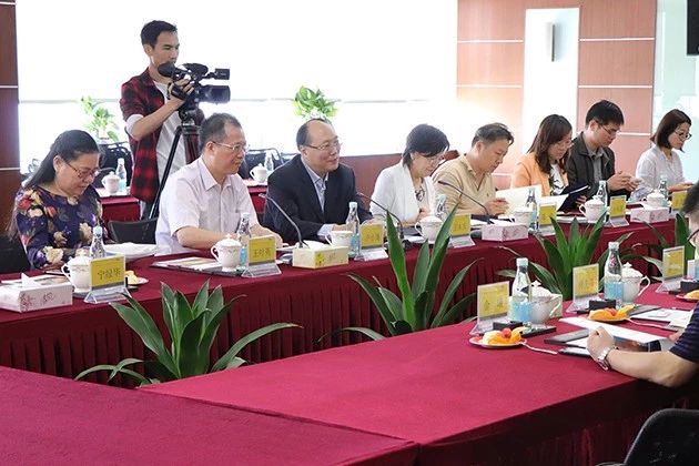 天下工商联党组成员、副主席王永庆一行莅临朗华调研指导 - 朗华要闻 - 深圳市朗华供应链效劳有限公司