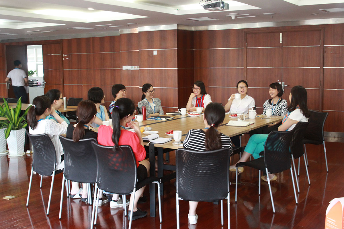 朗华集团2016年孕产妇关爱座谈会 - 朗华要闻 - 深圳市朗华供应链效劳有限公司